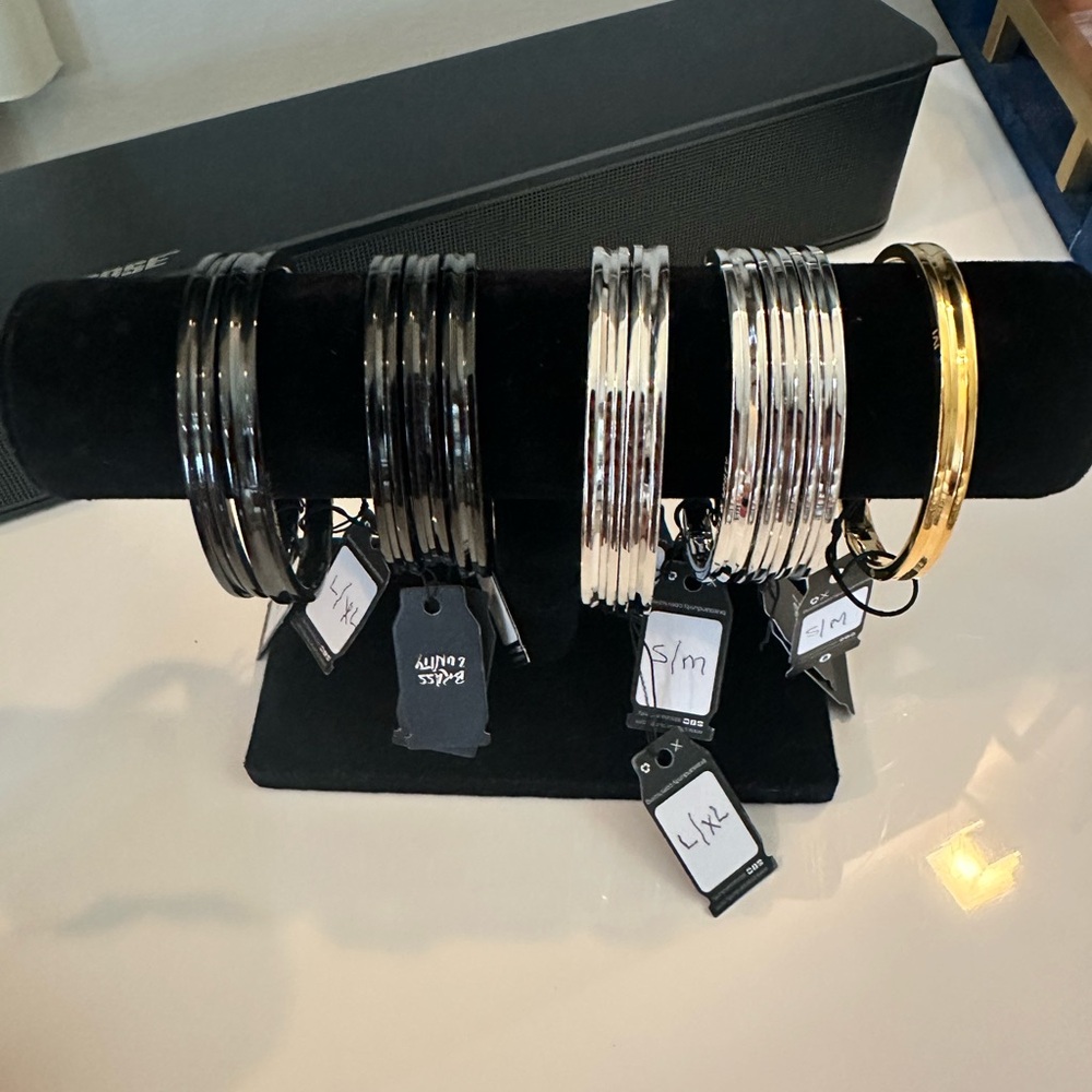 BRASS AND UNITY BLACK TITANIUM UNITY BANGLE BRACELET - Picture 5 of 5